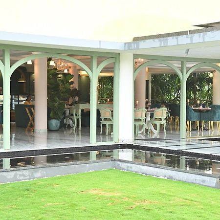 Nambiar Club Bellezea Hotel Kammasandra Екстериор снимка