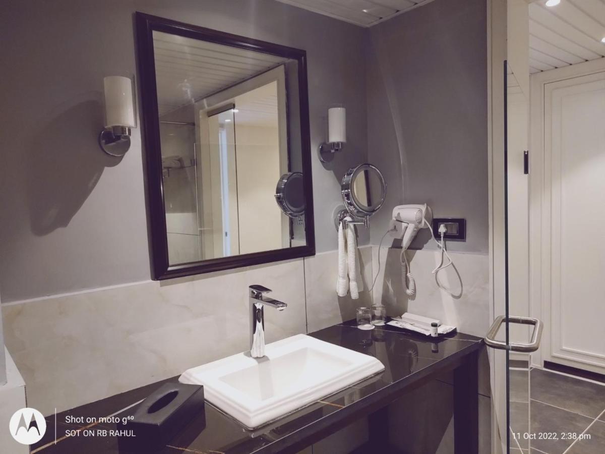 Nambiar Club Bellezea Hotel Kammasandra Екстериор снимка