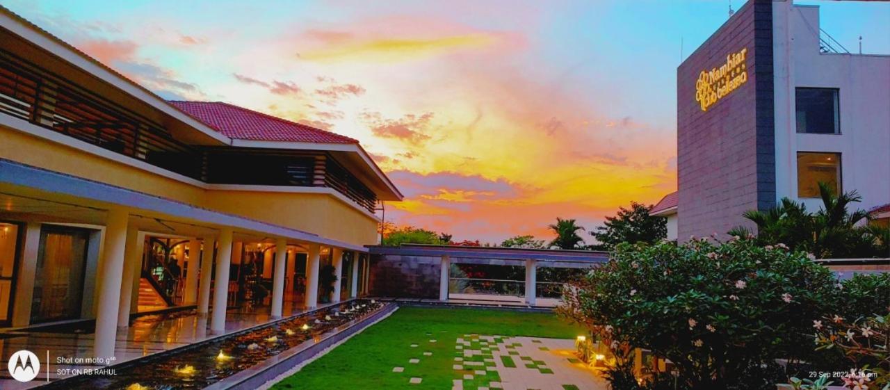 Nambiar Club Bellezea Hotel Kammasandra Екстериор снимка